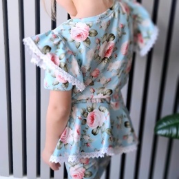 Bluzka kwiaty z falbanami